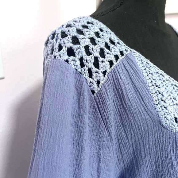 Chico's Gray and White Relaxed crochet tassel Tie Front Blouse 8/10 - Picture 8 of 8